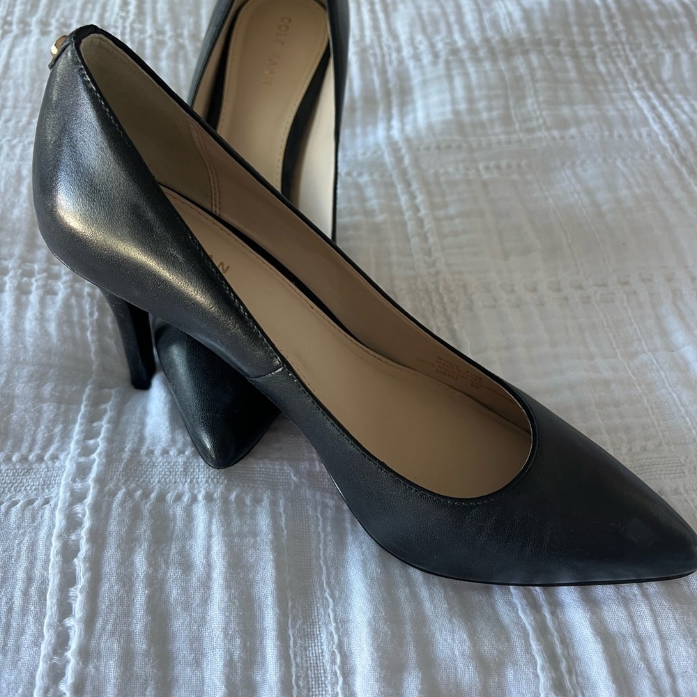 Cole Haan Black Leather Pointed-Toe Pumps - Women